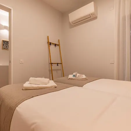 Upscale & Modern 2bdr * Lisboa