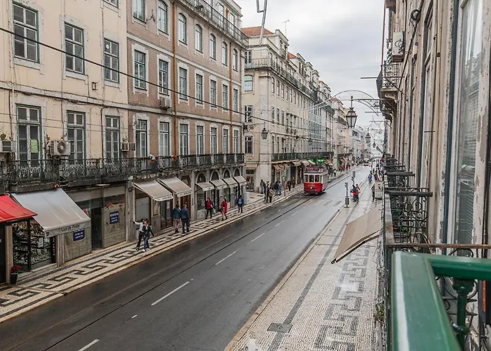 Upscale & Modern 2bdr Lisbona