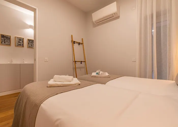 Upscale & Modern 2bdr * Lisboa