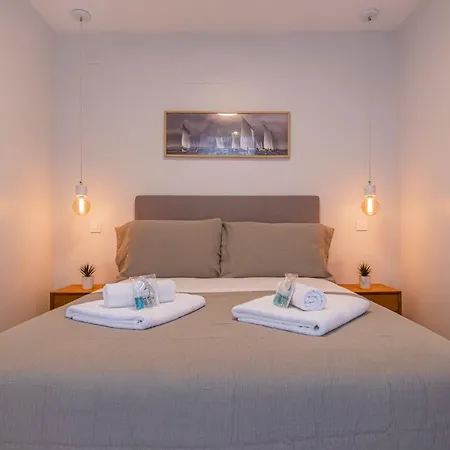 Upscale & Modern 2bdr *