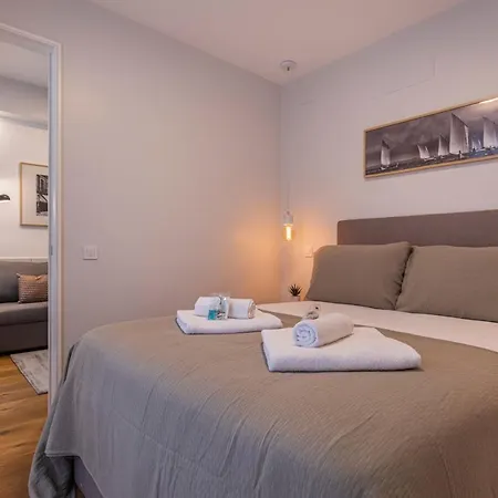 Upscale & Modern 2bdr Appartement *